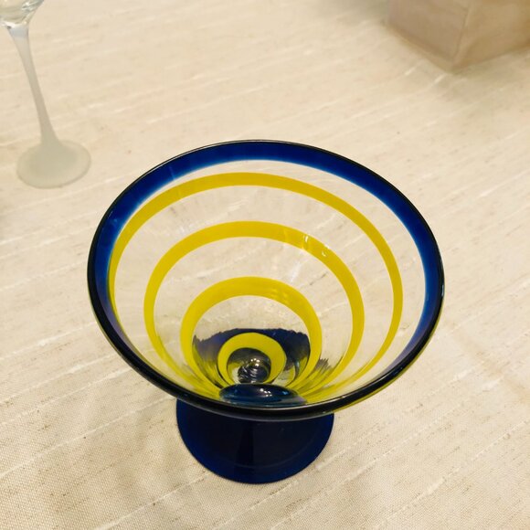 COLORED GLASS STEMMED VASE - Picture 5 of 5